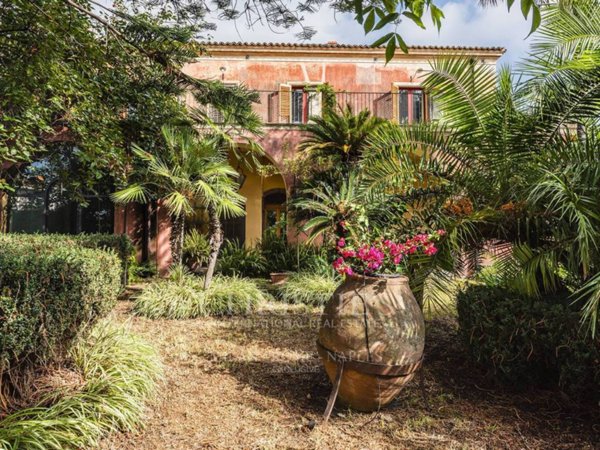 casa indipendente in vendita a Giarre