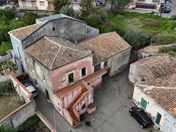 casa indipendente in vendita a Giarre