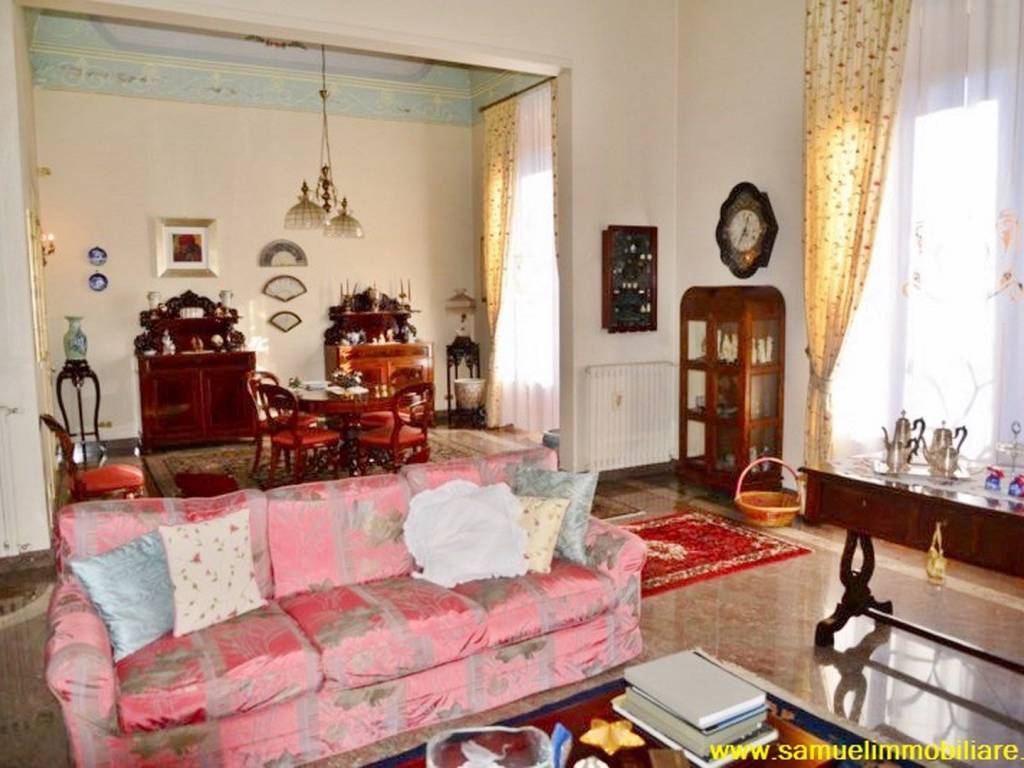 intera palazzina in vendita a Giarre