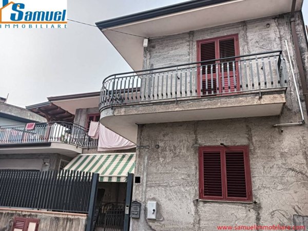 casa indipendente in vendita a Giarre in zona Macchia