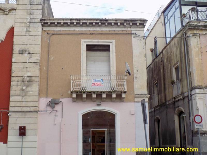casa indipendente in vendita a Giarre
