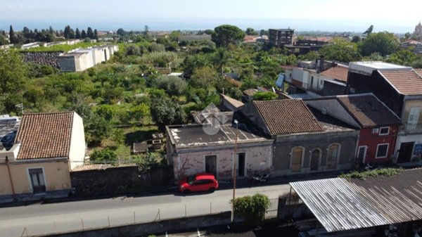 quadrivano in vendita a Giarre in zona Trepunti