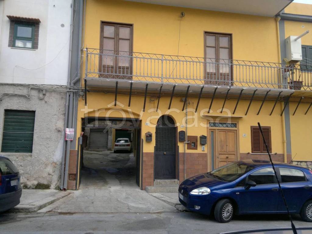 negozio in vendita a Giarre in zona Altarello