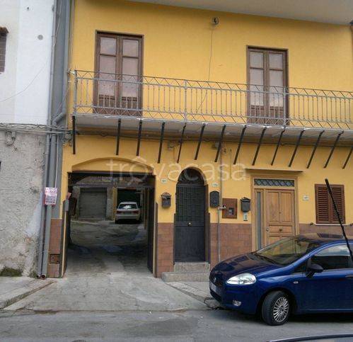 negozio in vendita a Giarre in zona Altarello