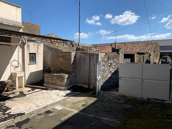 casa indipendente in vendita a Giarre