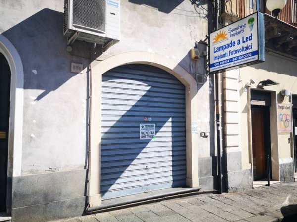 locale commerciale in vendita a Giarre