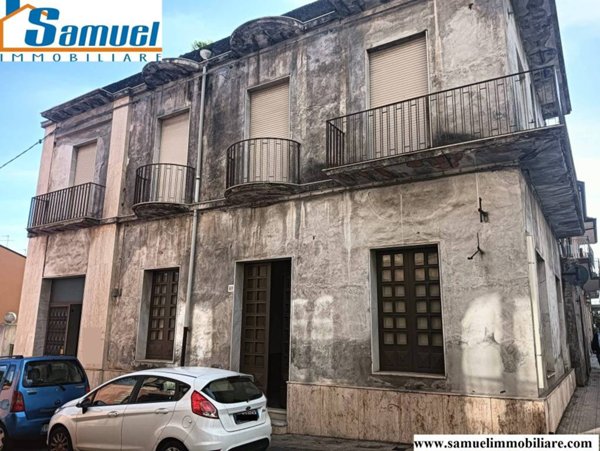 casa indipendente in vendita a Giarre