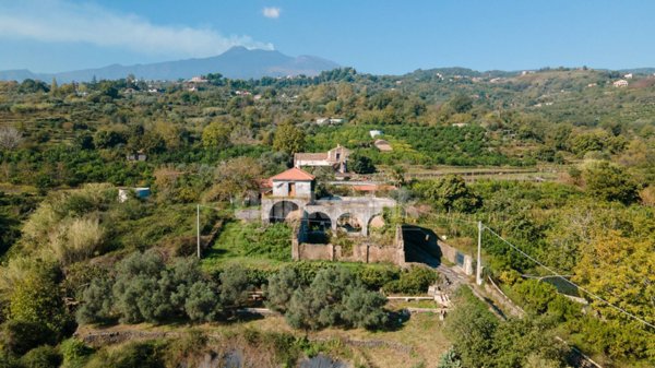 casale in vendita a Giarre in zona Macchia