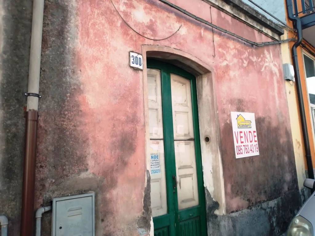 appartamento in vendita a Giarre in zona Trepunti