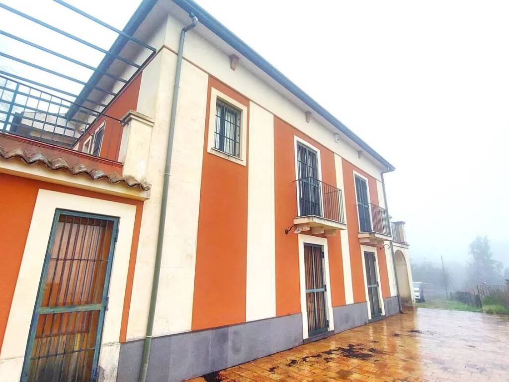 casa indipendente in vendita a Giarre