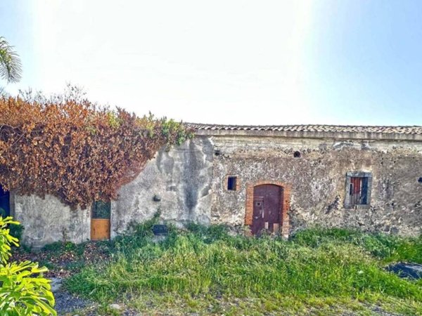 casa indipendente in vendita a Giarre