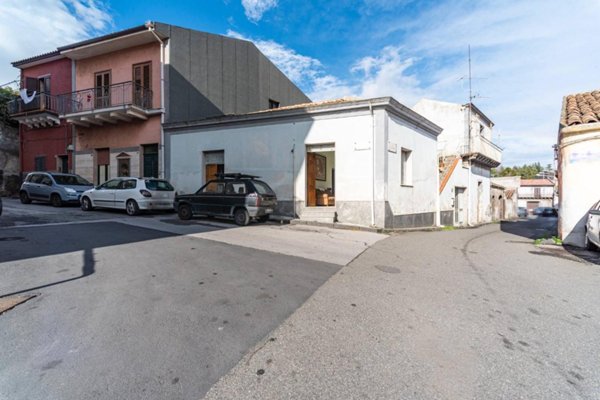 casa indipendente in vendita a Giarre in zona Macchia