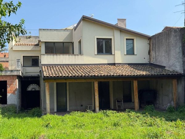 casa indipendente in vendita a Giarre
