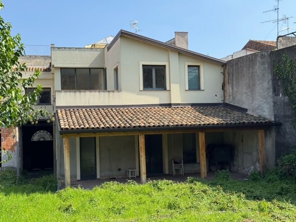 casa indipendente in vendita a Giarre