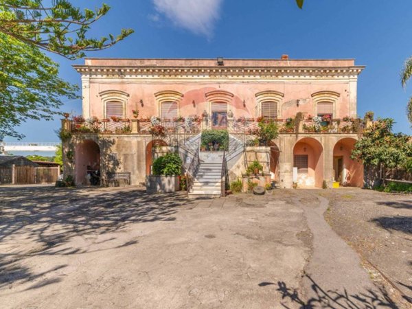 casa indipendente in vendita a Giarre
