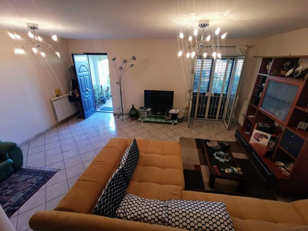 casa indipendente in vendita a Giarre