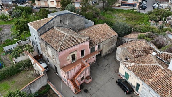 casa indipendente in vendita a Giarre