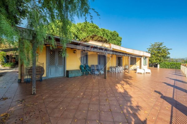 casa indipendente in vendita a Giarre