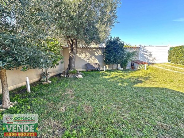 casa indipendente in vendita a Giarre
