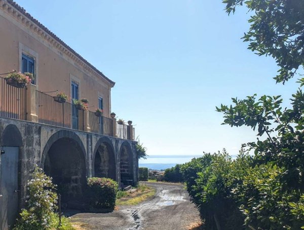 casa indipendente in vendita a Giarre