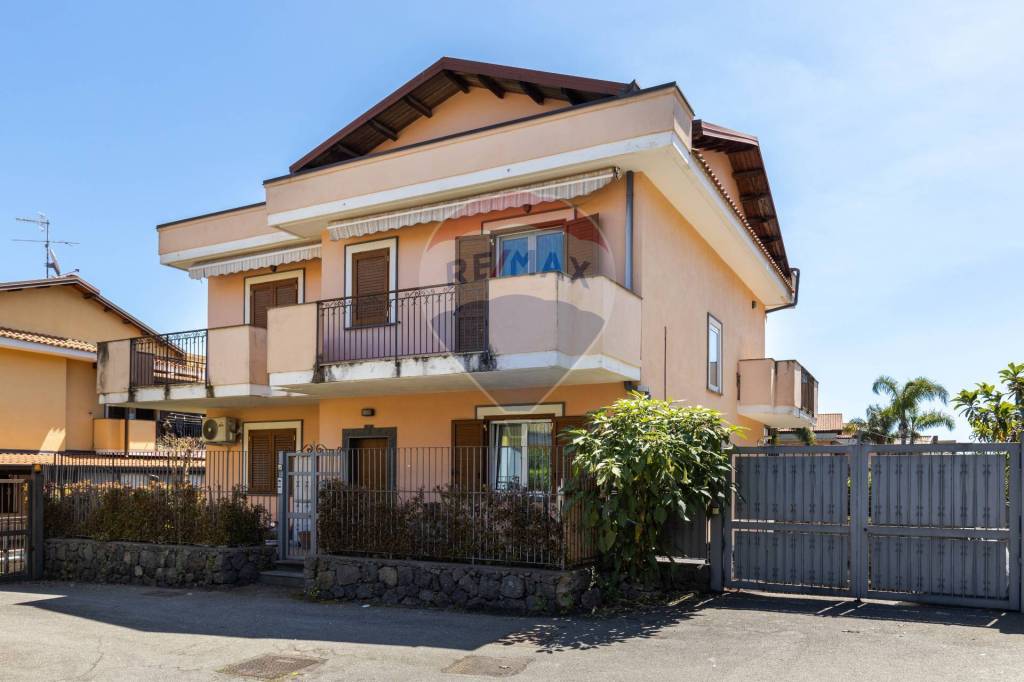 casa indipendente in vendita a Giarre