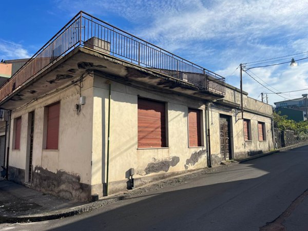 appartamento in vendita a Giarre in zona Macchia