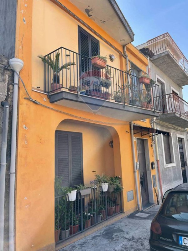 casa indipendente in vendita a Giarre in zona Macchia