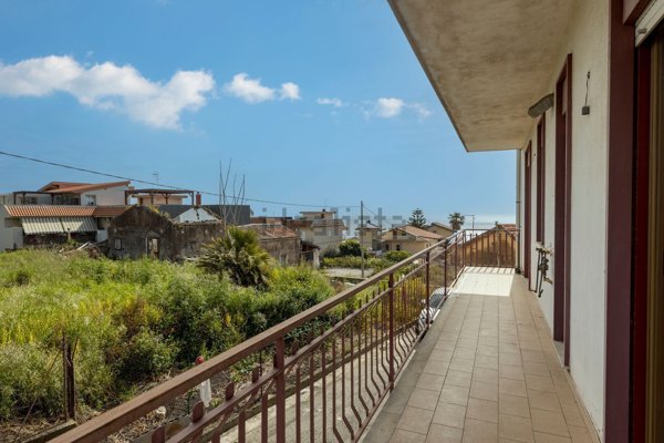 appartamento in vendita a Giarre in zona San Giovanni Montebello