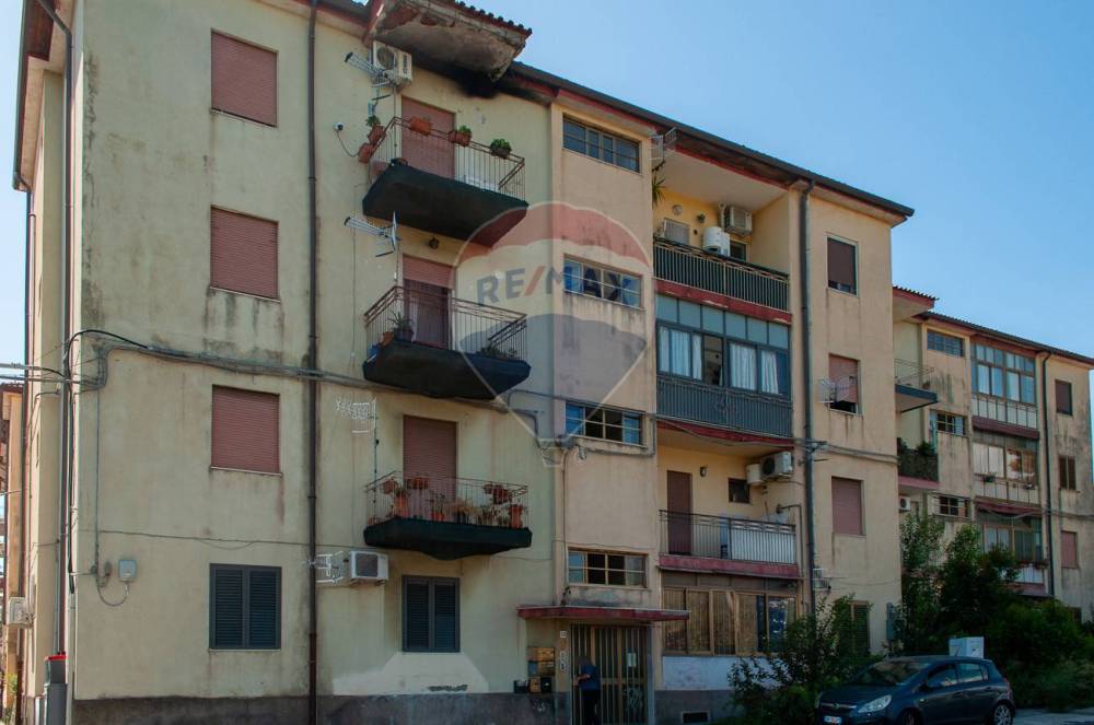 appartamento in vendita a Giarre in zona Macchia