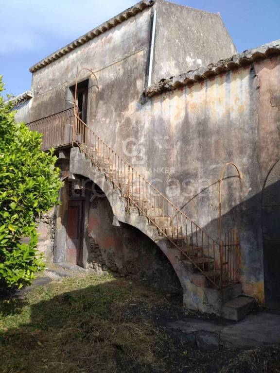 casa indipendente in vendita a Giarre in zona San Giovanni Montebello