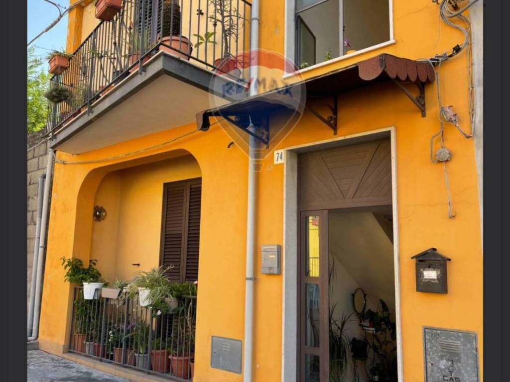 appartamento in vendita a Giarre in zona Macchia