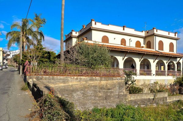 casa indipendente in vendita a Giarre in zona San Giovanni Montebello
