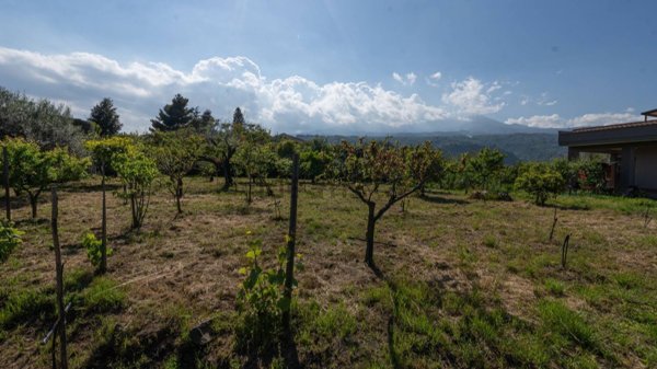 terreno edificabile in vendita a Giarre