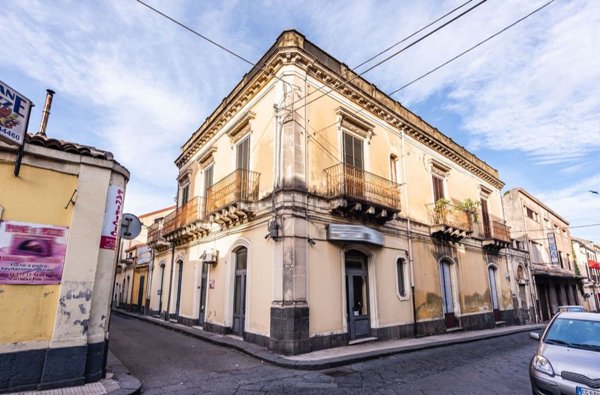 casa indipendente in vendita a Giarre