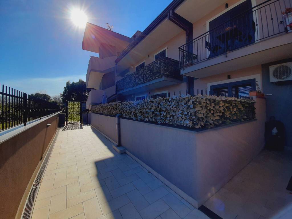 appartamento in vendita a Giarre in zona Trepunti