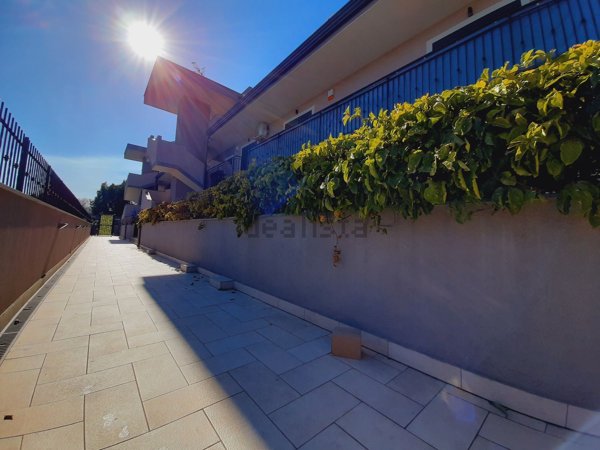 appartamento in vendita a Giarre in zona Trepunti