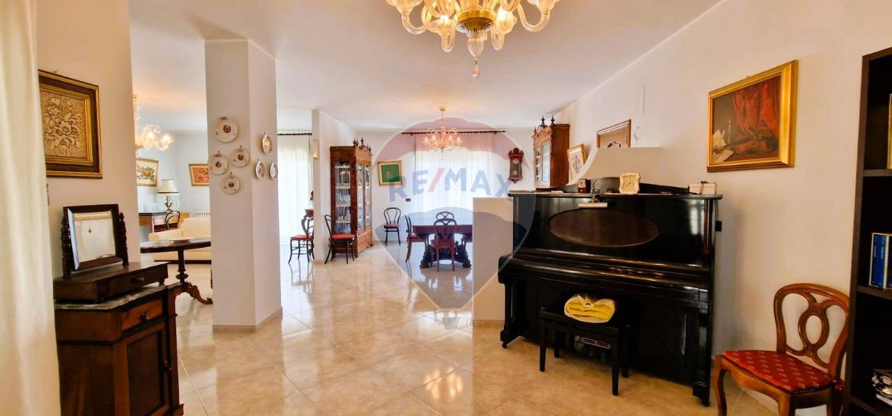 casa indipendente in vendita a Giarre in zona San Giovanni Montebello