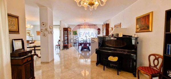 casa indipendente in vendita a Giarre in zona San Giovanni Montebello