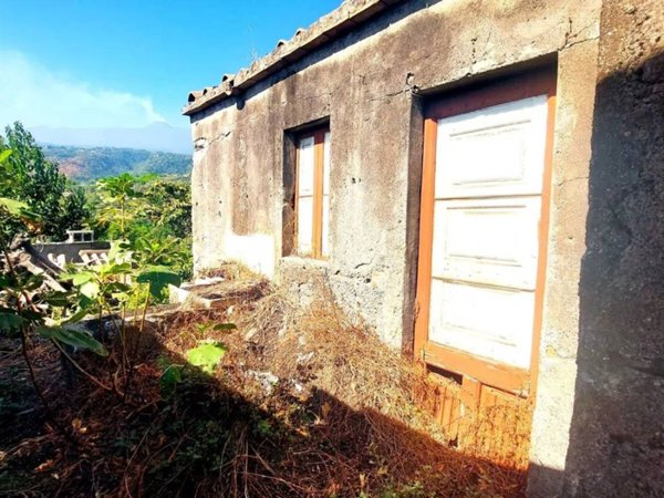 casa indipendente in vendita a Giarre in zona San Giovanni Montebello