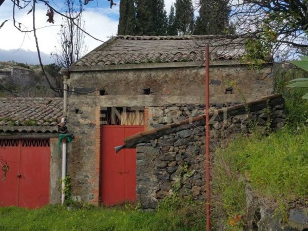 casa indipendente in vendita a Giarre