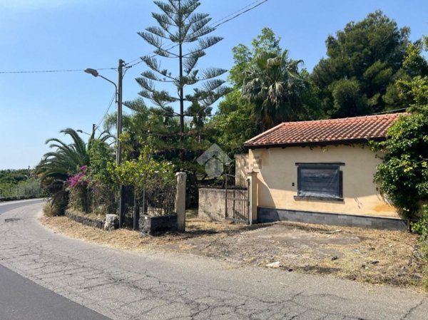 appartamento in vendita a Giarre in zona Macchia