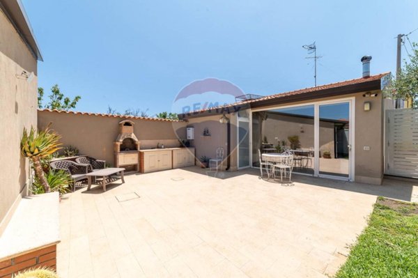 casa indipendente in vendita a Giarre