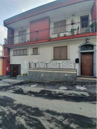 appartamento in vendita a Giarre in zona San Giovanni Montebello