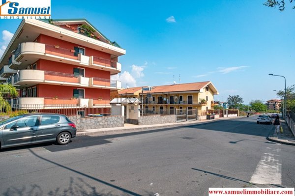 locale commerciale in vendita a Giarre