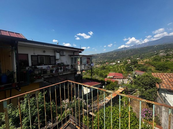 casa indipendente in vendita a Giarre in zona San Giovanni Montebello
