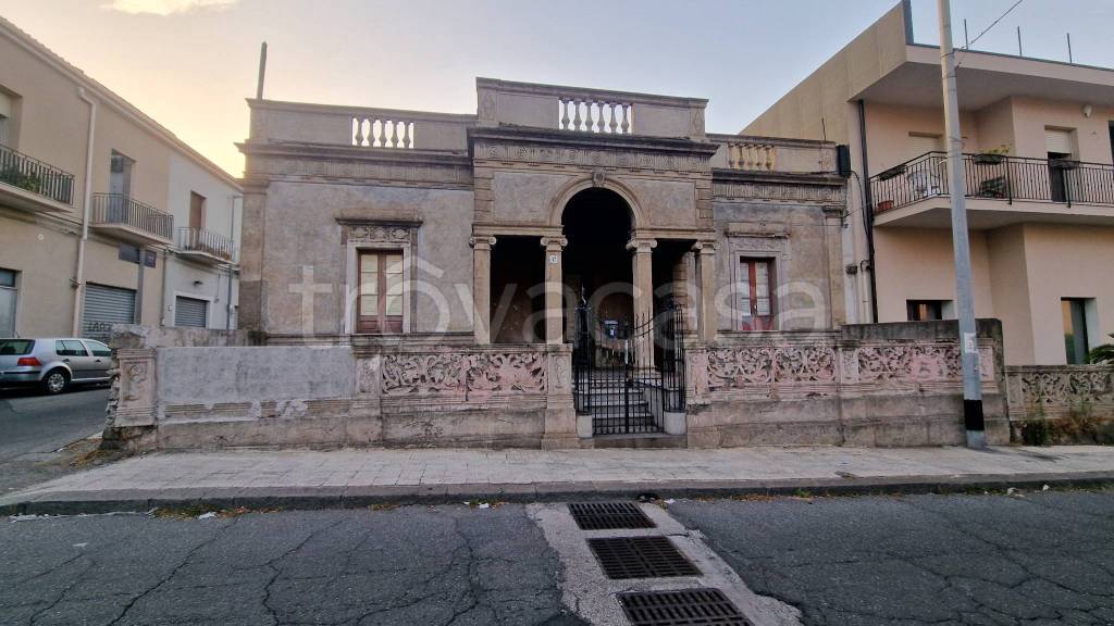 casa indipendente in vendita a Giarre
