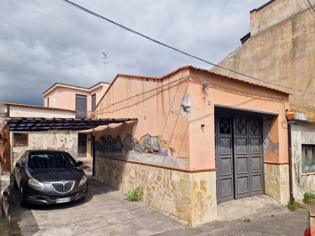 casa indipendente in vendita a Giarre