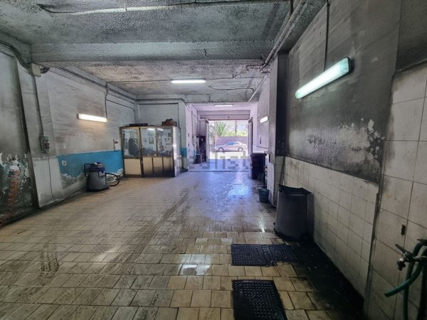 locale commerciale in vendita a Giarre