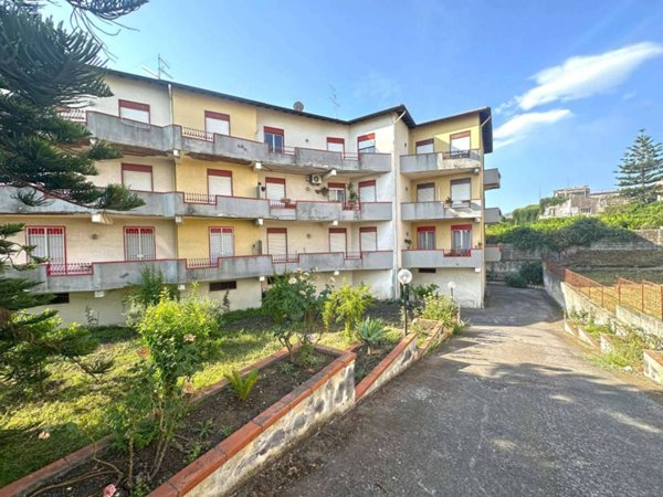 appartamento in vendita a Giarre in zona San Giovanni Montebello