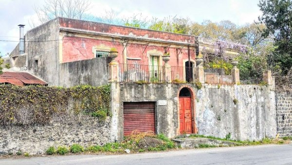 casa indipendente in vendita a Giarre in zona Macchia